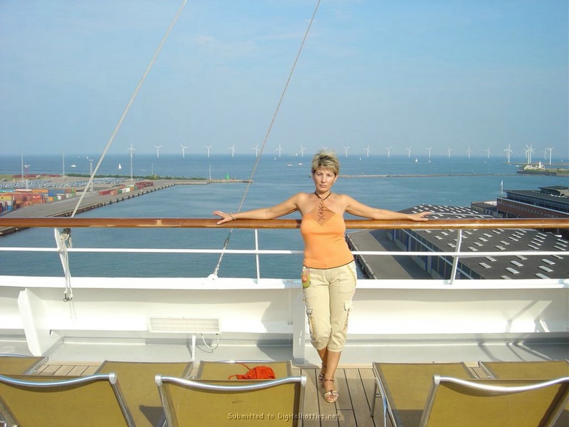 Сексуальная женщина отправилась на курорт 12 фото Сексуальная женщина отправилась на курорт 12 фото