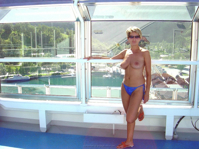 Сексуальная женщина отправилась на курорт 16 фото Сексуальная женщина отправилась на курорт 16 фото