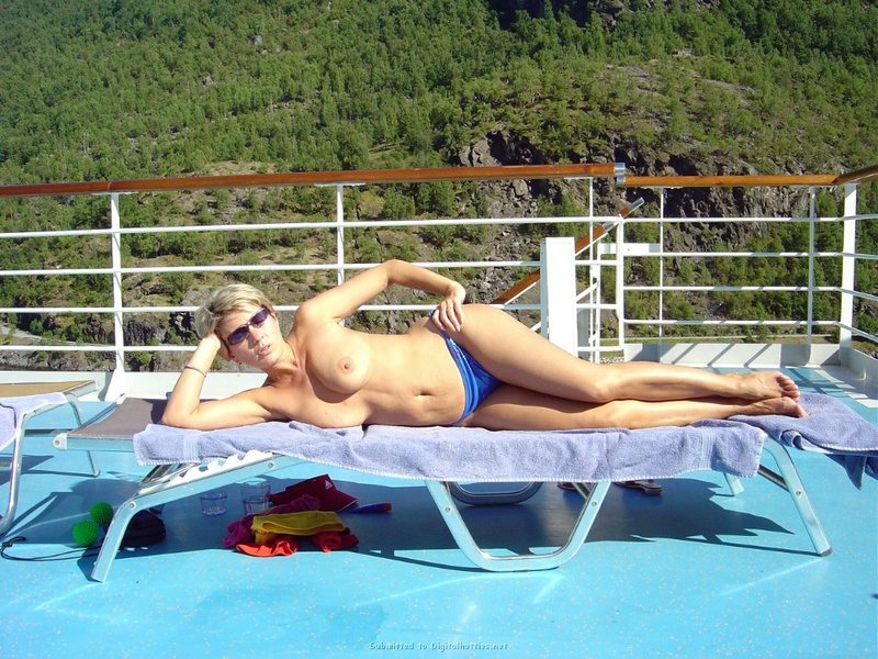 Сексуальная женщина отправилась на курорт 18 фото Сексуальная женщина отправилась на курорт 18 фото