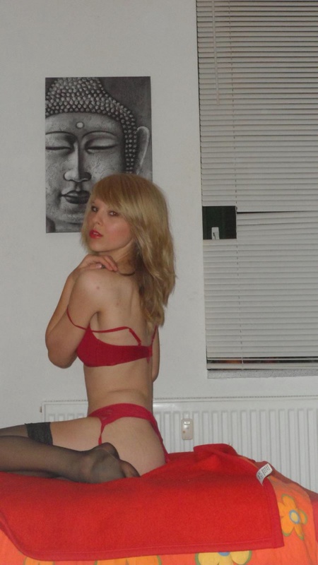 Плавно приседает раз за разом на секс игрушку 4 фото Плавно приседает раз за разом на секс игрушку 4 фото