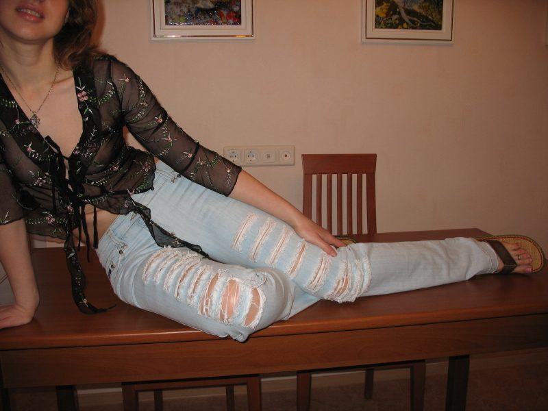 Обнаженная девица может грамотно подставить попку 1 фото