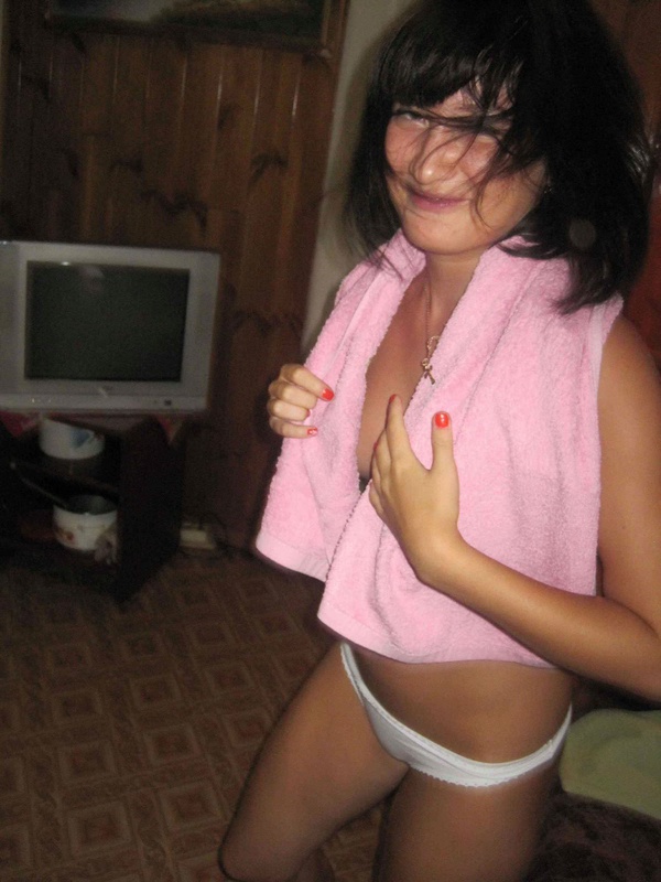 Деревенские давалки ходят в баню толпой 2 фото