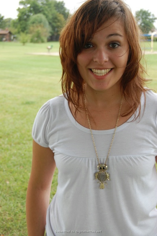 Спускает трусы для парня дома 5 фото