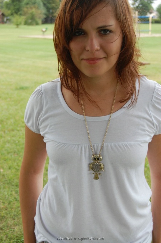 Спускает трусы для парня дома 4 фото