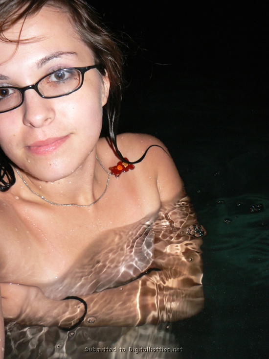 Спускает трусы для парня дома 27 фото