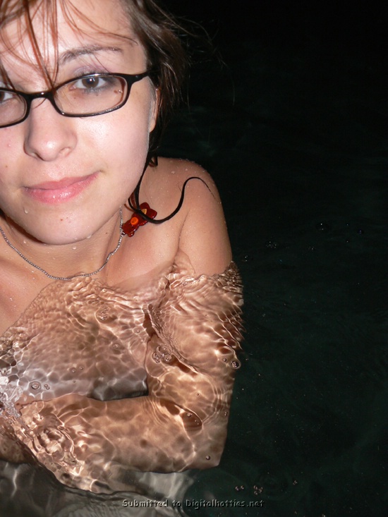 Спускает трусы для парня дома 28 фото