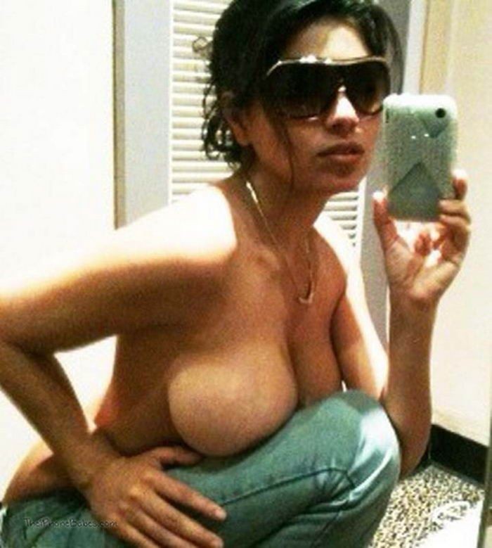 Селфи сисястых тренеров в зеркале 13 фото