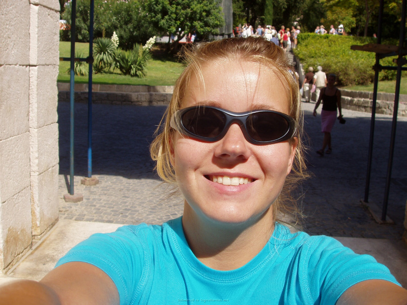 Молодая путешественница и извращенка 8 фото