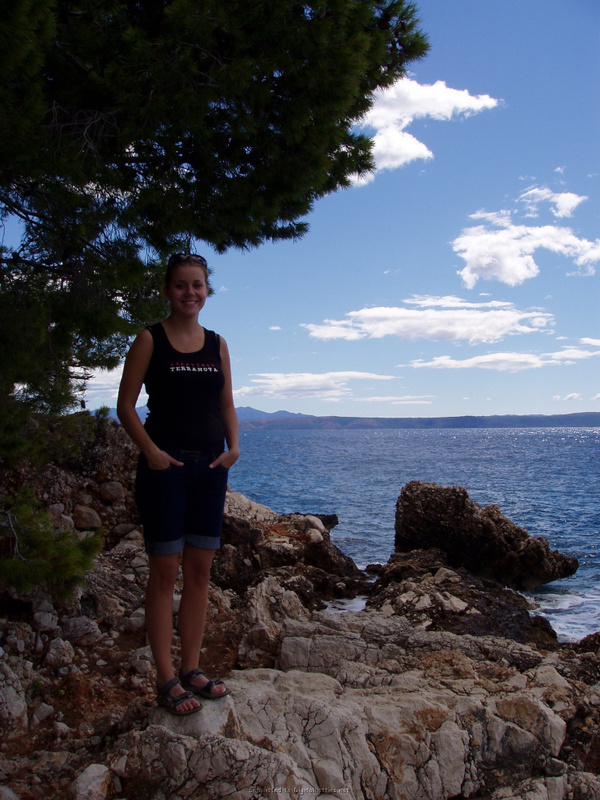 Молодая путешественница и извращенка 2 фото