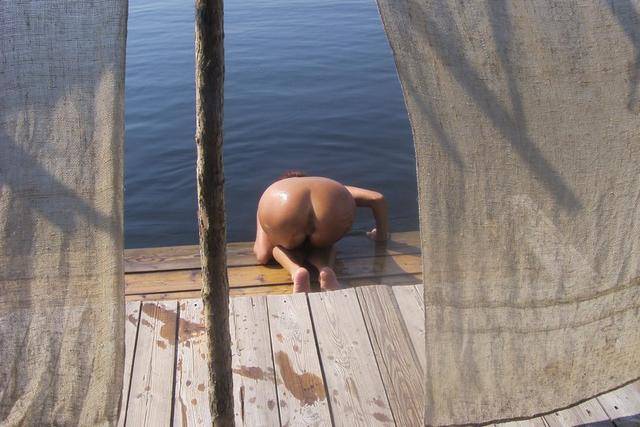 Мужчины обращают внимание на горячих дам и трахают их 6 фото