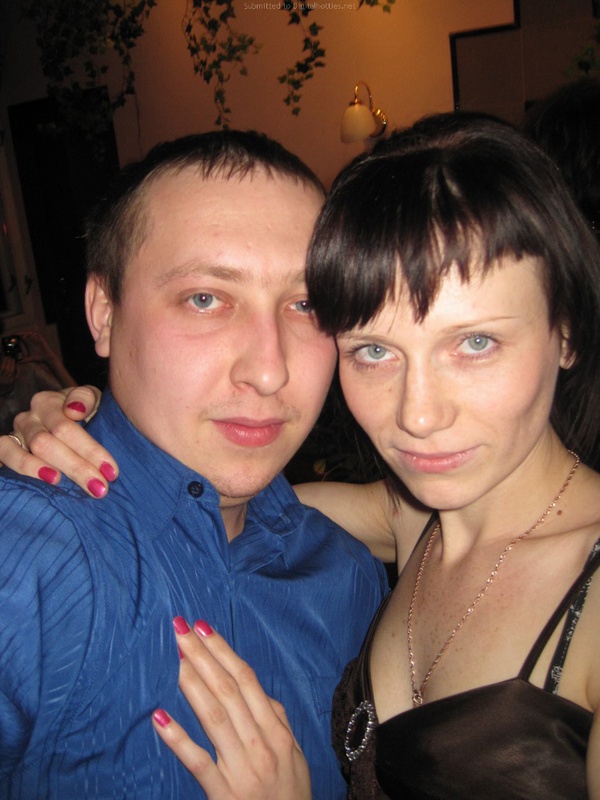 Молодая пара выложила домашние фото в сеть 12 фото