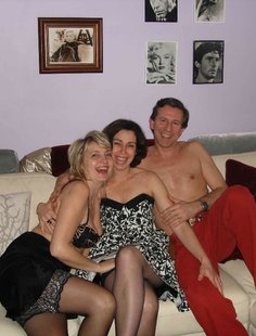 Старые друзья давно не виделись, напились и потрахались