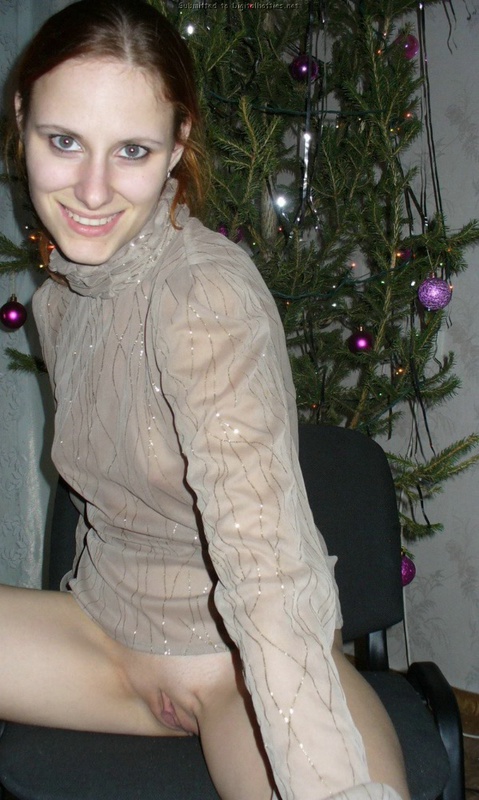 Задорная деваха в чулках радуется сексу с настоящим мачо 1 фото