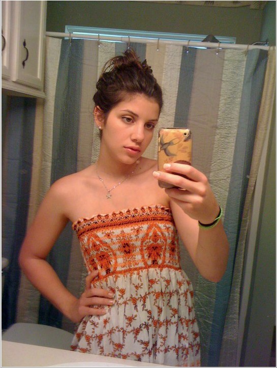 Девки фотографирую себя без одежды в зеркале 14 фото Девки фотографирую себя без одежды в зеркале 14 фото