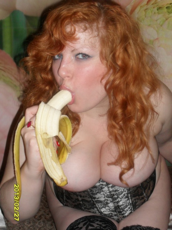 Зрелая чертовка так и манит к себе 13 фото