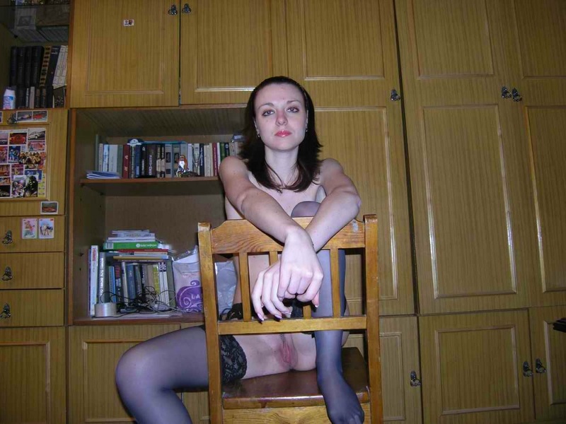 Прикольная брюнетка онанирует киску пальчиками на досуге 14 фото Прикольная брюнетка онанирует киску пальчиками на досуге 14 фото