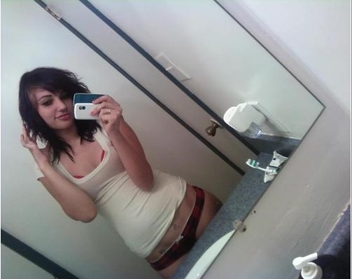 Девушки делают интимные селфи для своих парней 5 фото Девушки делают интимные селфи для своих парней 5 фото