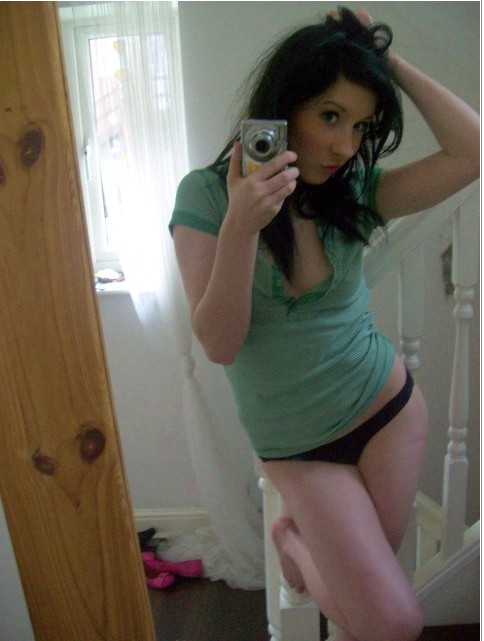 Девушки делают интимные селфи для своих парней 18 фото Девушки делают интимные селфи для своих парней 18 фото