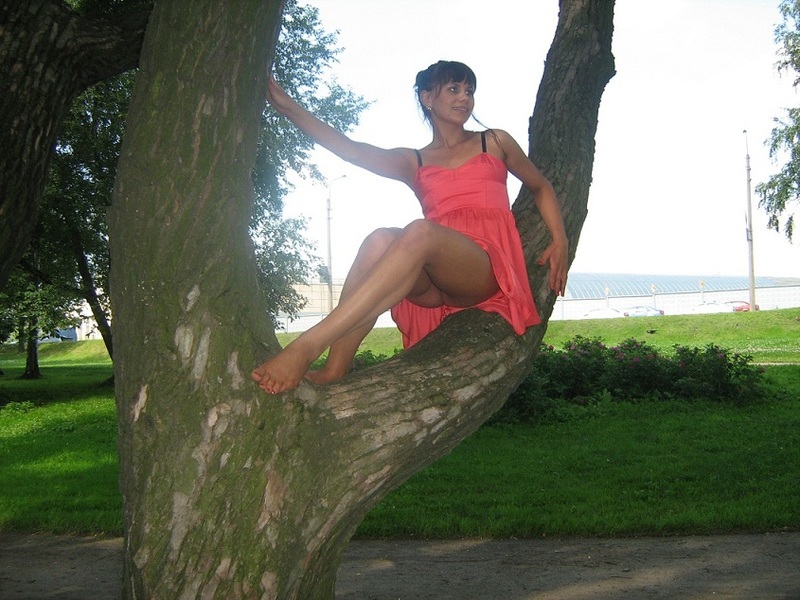 Раздевается прямо посреди улицы 12 фото Раздевается прямо посреди улицы 12 фото