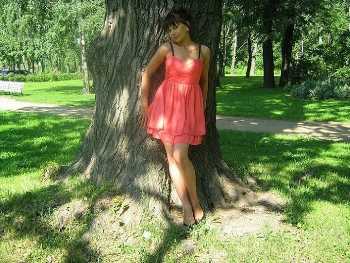 Раздевается прямо посреди улицы 9 фото Раздевается прямо посреди улицы 9 фото