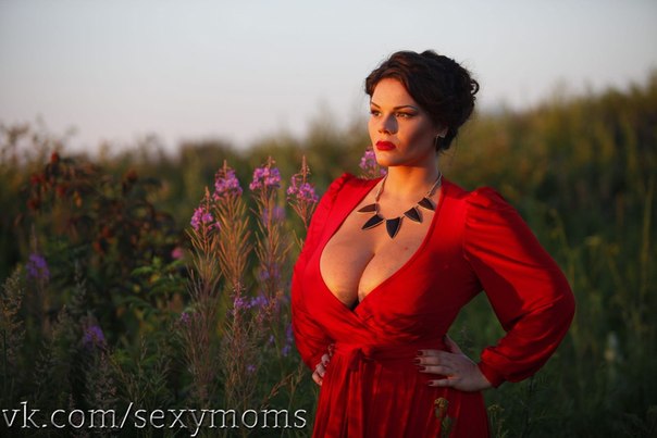 Откровенные фото грудастой леди 8 фото Откровенные фото грудастой леди 8 фото