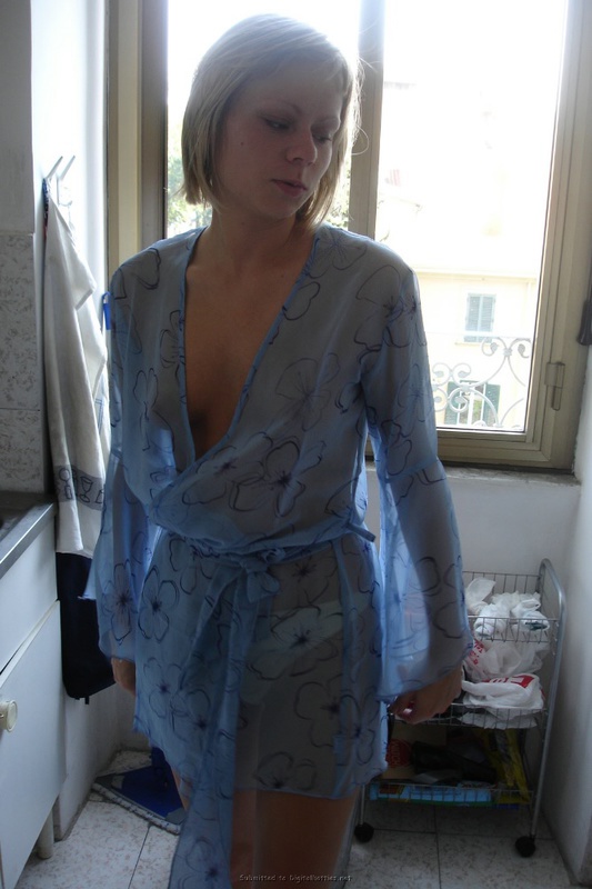 Голая сучка любит позировать на камеру 5 фото Голая сучка любит позировать на камеру 5 фото