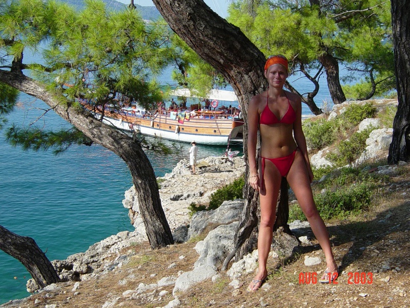 Голая сучка любит позировать на камеру 26 фото Голая сучка любит позировать на камеру 26 фото