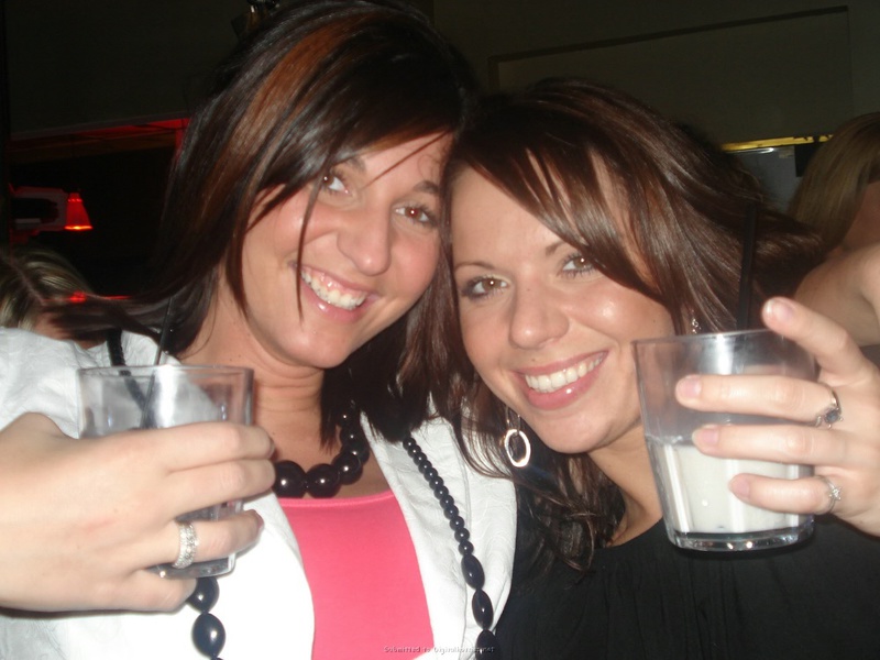 Спортивная подруга раздевается дома 2 фото Спортивная подруга раздевается дома 2 фото