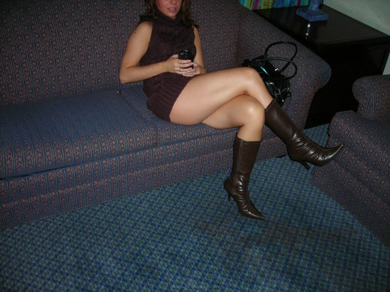 Спортивная подруга раздевается дома 17 фото Спортивная подруга раздевается дома 17 фото