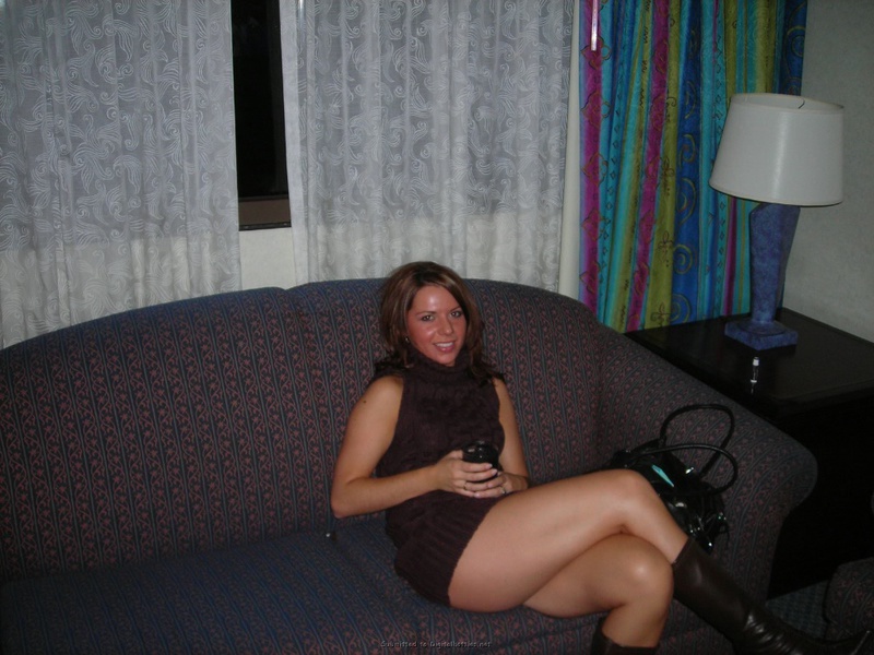 Спортивная подруга раздевается дома 18 фото Спортивная подруга раздевается дома 18 фото