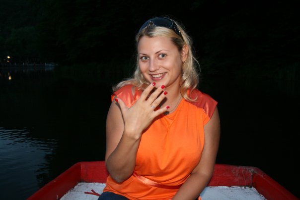 Выставляет напоказ волосатую щель 5 фото Выставляет напоказ волосатую щель 5 фото