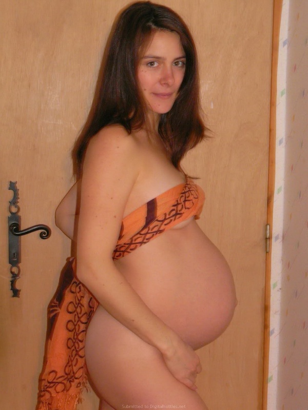 Беременная жена на 8 месяце снимается в стиле ню 21 фото Беременная жена на 8 месяце снимается в стиле ню 21 фото