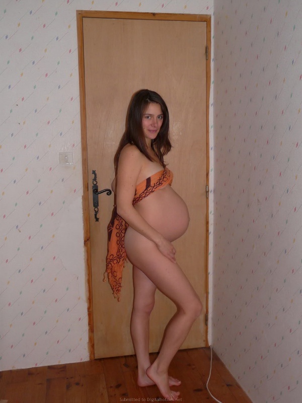 Беременная жена на 8 месяце снимается в стиле ню 23 фото Беременная жена на 8 месяце снимается в стиле ню 23 фото