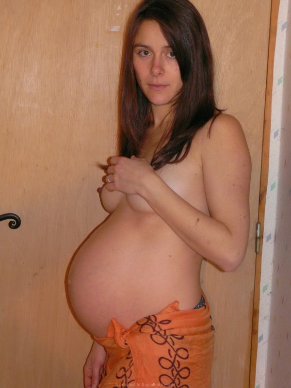 Беременная жена на 8 месяце снимается в стиле ню 17 фото Беременная жена на 8 месяце снимается в стиле ню 17 фото