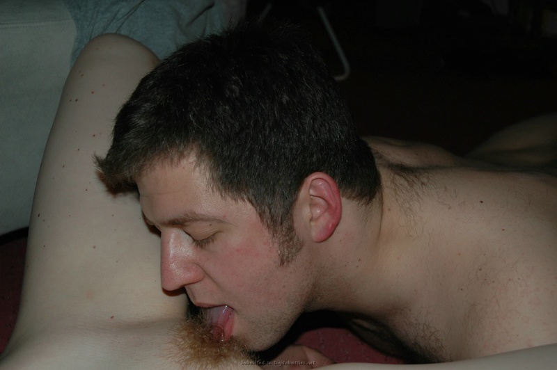 Рыжая отсасывает парню затем трахается с ним 21 фото Рыжая отсасывает парню затем трахается с ним 21 фото