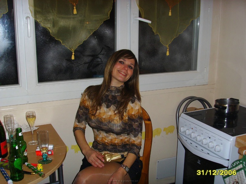 Пьяный мужик изменяет жене с ее подругой 2 фото Пьяный мужик изменяет жене с ее подругой 2 фото