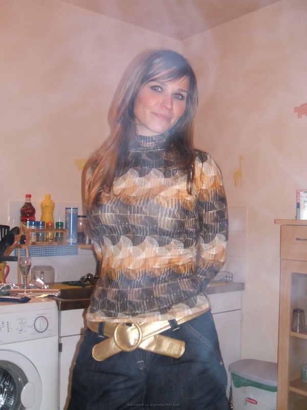 Пьяный мужик изменяет жене с ее подругой 3 фото Пьяный мужик изменяет жене с ее подругой 3 фото