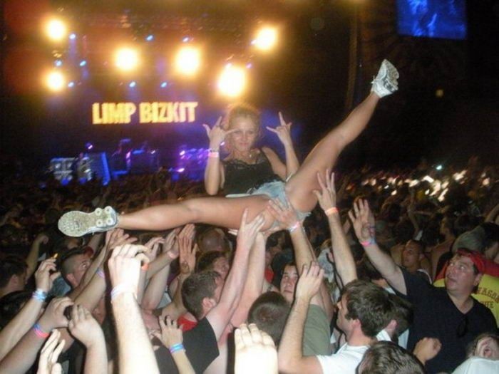 Веселые и шикарные танцы с девушками 10 фото Веселые и шикарные танцы с девушками 10 фото