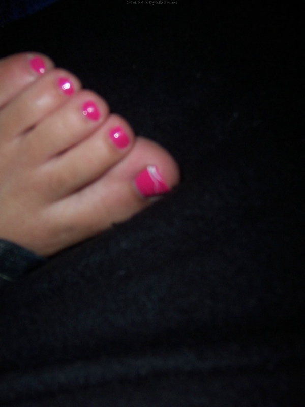 Фетишистка трахается вечером и купается в бассейне днем 25 фото Фетишистка трахается вечером и купается в бассейне днем 25 фото