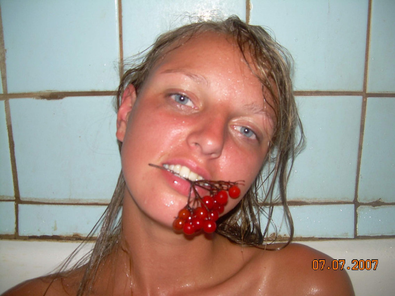 Озабоченная деваха принимает ванну 3 фото Озабоченная деваха принимает ванну 3 фото