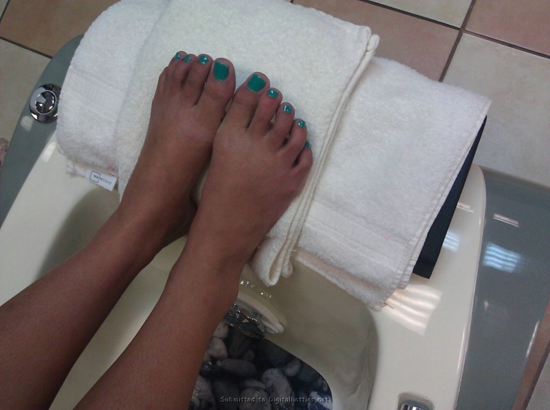 Обворожительная Азиатка раздевается для Вас 1 фото Обворожительная Азиатка раздевается для Вас 1 фото