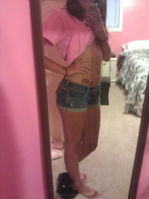 Обворожительная Азиатка раздевается для Вас 31 фото Обворожительная Азиатка раздевается для Вас 31 фото