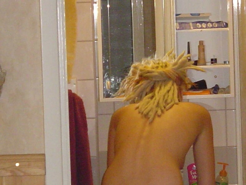 Кучерявая блондинка хочет стать популярной через раздевание 8 фото Кучерявая блондинка хочет стать популярной через раздевание 8 фото