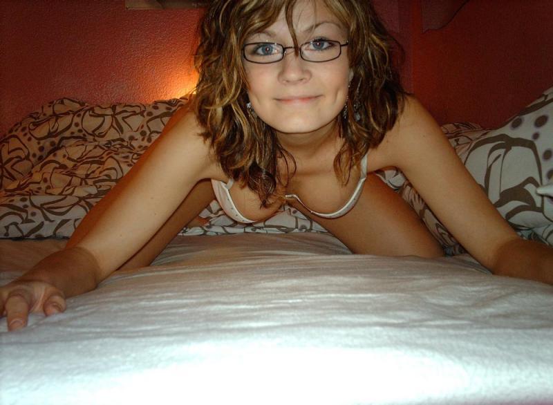 Деловая краля мастурбирует секиль волшебной игрушкой 4 фото Деловая краля мастурбирует секиль волшебной игрушкой 4 фото