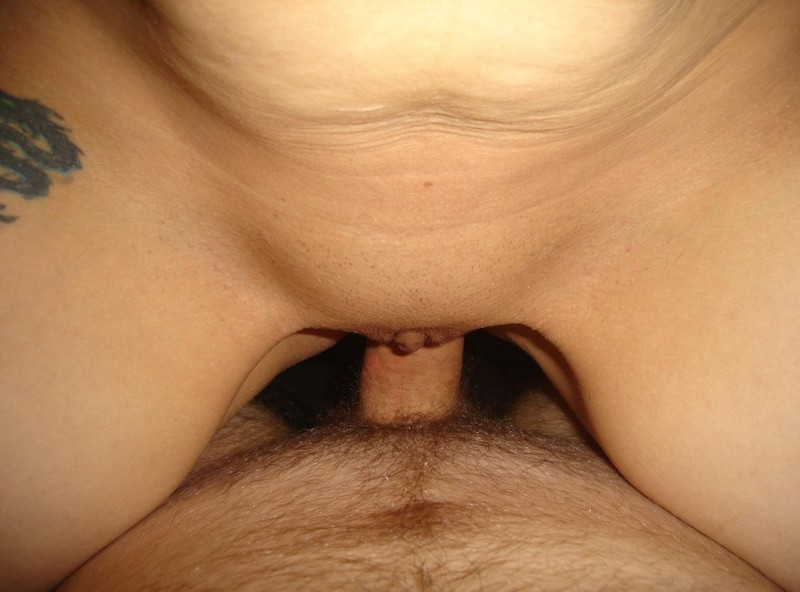 Телка с тату дракона скачет на члене мужика в спальне 12 фото Телка с тату дракона скачет на члене мужика в спальне 12 фото