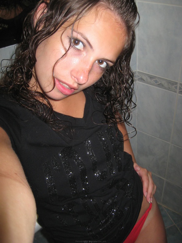 18-летняя туристка загорает в бикини и раздевается в отеле 22 фото 18-летняя туристка загорает в бикини и раздевается в отеле 22 фото