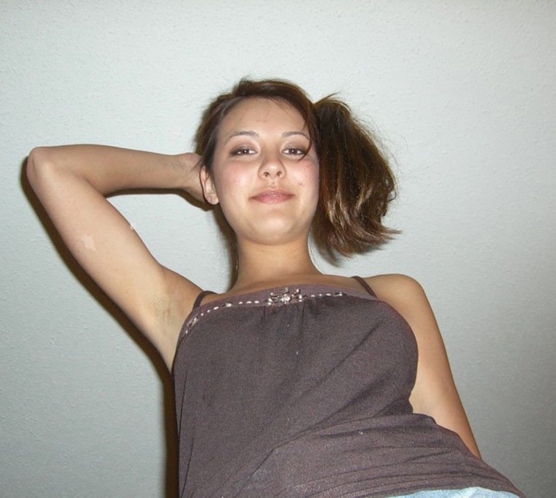 Обаятельная брюнетка с круглыми мягкими сисями 2 фото Обаятельная брюнетка с круглыми мягкими сисями 2 фото