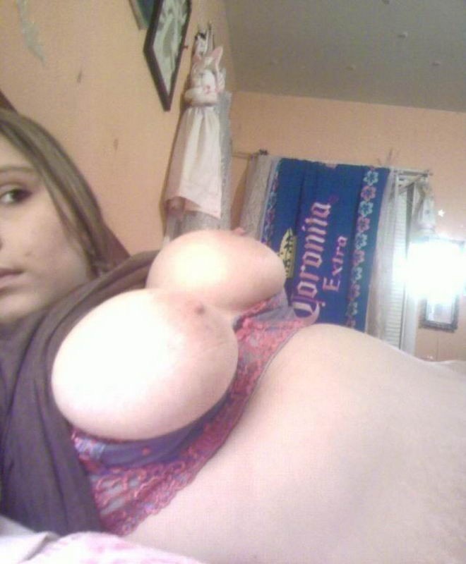 Жизнерадостные бабы с большими сиськами сбивают с толку 4 фото Жизнерадостные бабы с большими сиськами сбивают с толку 4 фото