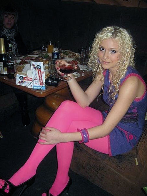 Эротика в исполнении симпатичной девушки 5 фото Эротика в исполнении симпатичной девушки 5 фото