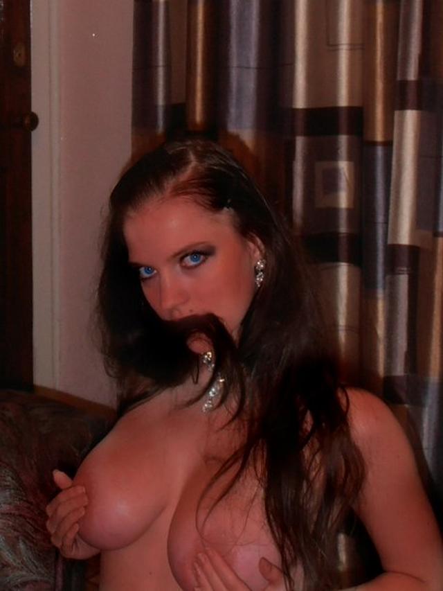 Милашки показали потайные места 2 фото Милашки показали потайные места 2 фото